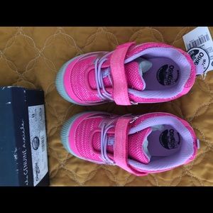 Oshkosh B’gosh, Fuchsia, toddler size 11